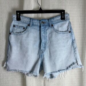 ZARA 6 Vintage Light Blue Wash Distressed Button Fly Raw Hem Fringe Denim Shorts